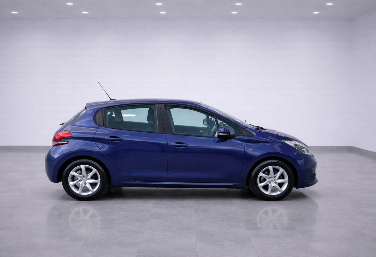 Used Peugeot 208 2017 for sale - 78081552: Photo 8