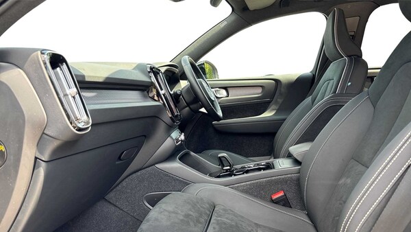 Used Volvo XC40 for sale - 75217755: Photo 3