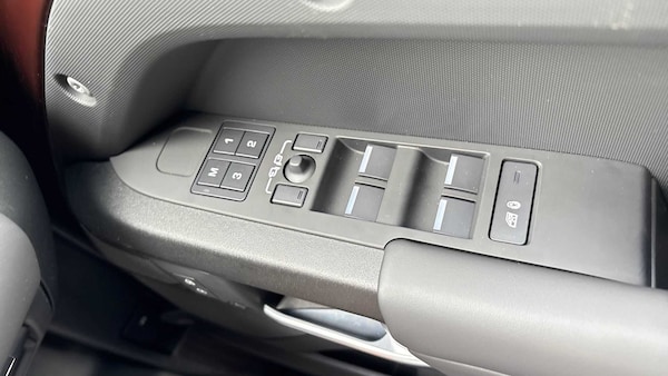 Used Land Rover Defender 2025 for sale - 75218206: Photo 25