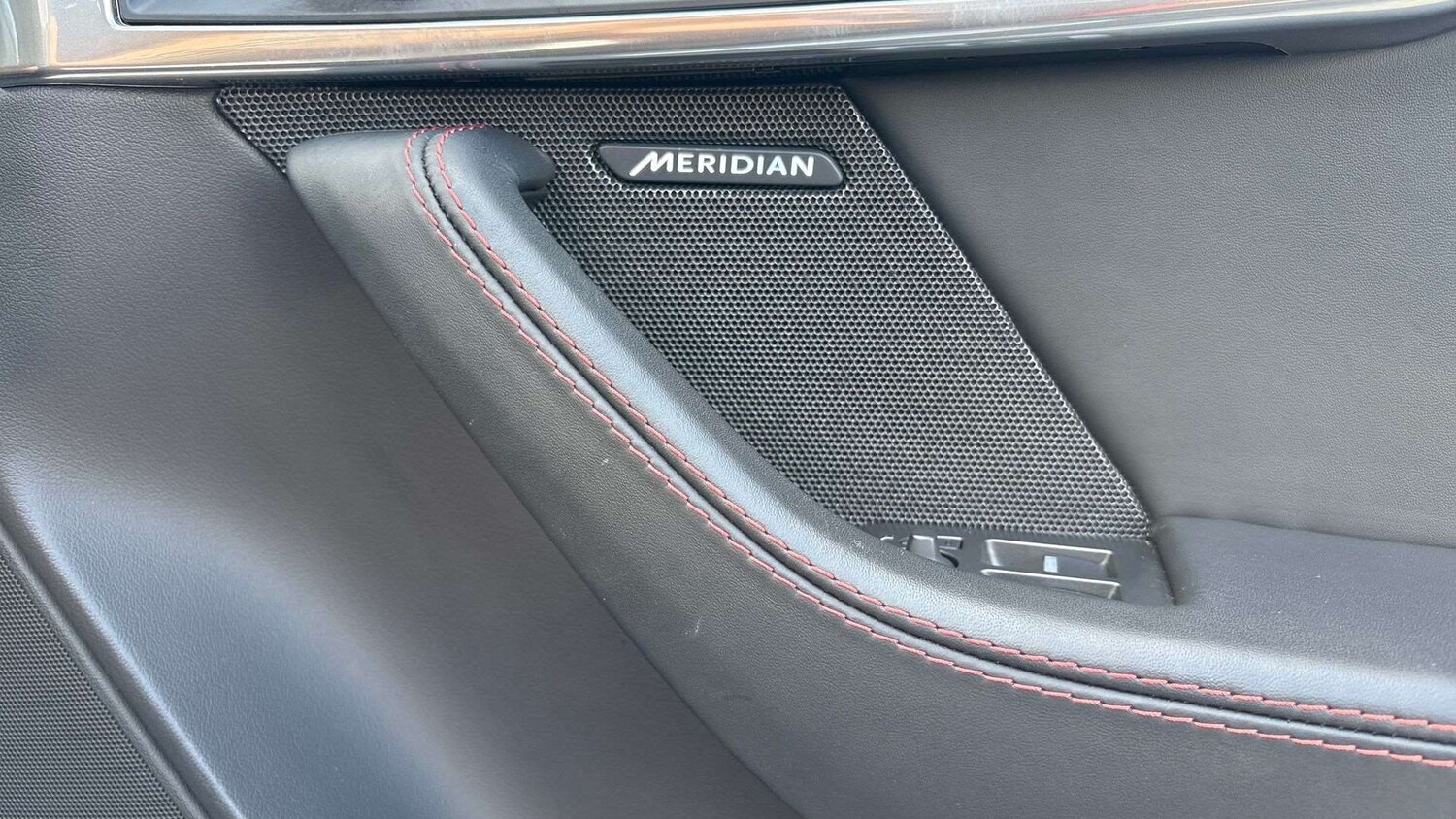 Used Jaguar F-Type 2019 for sale - 75845913: Photo 24