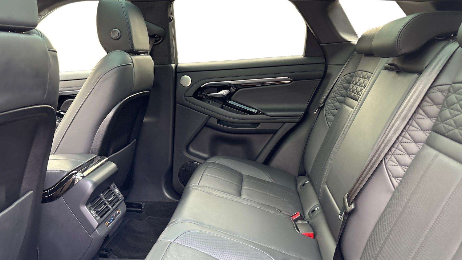 Used Land Rover Range Rover Evoque 2022 for sale - 76329302: Photo 4