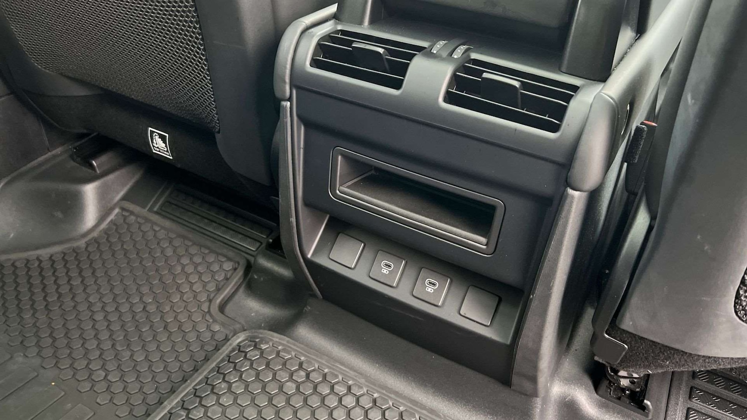 Used Land Rover Defender 2024 for sale - 78052535: Photo 18