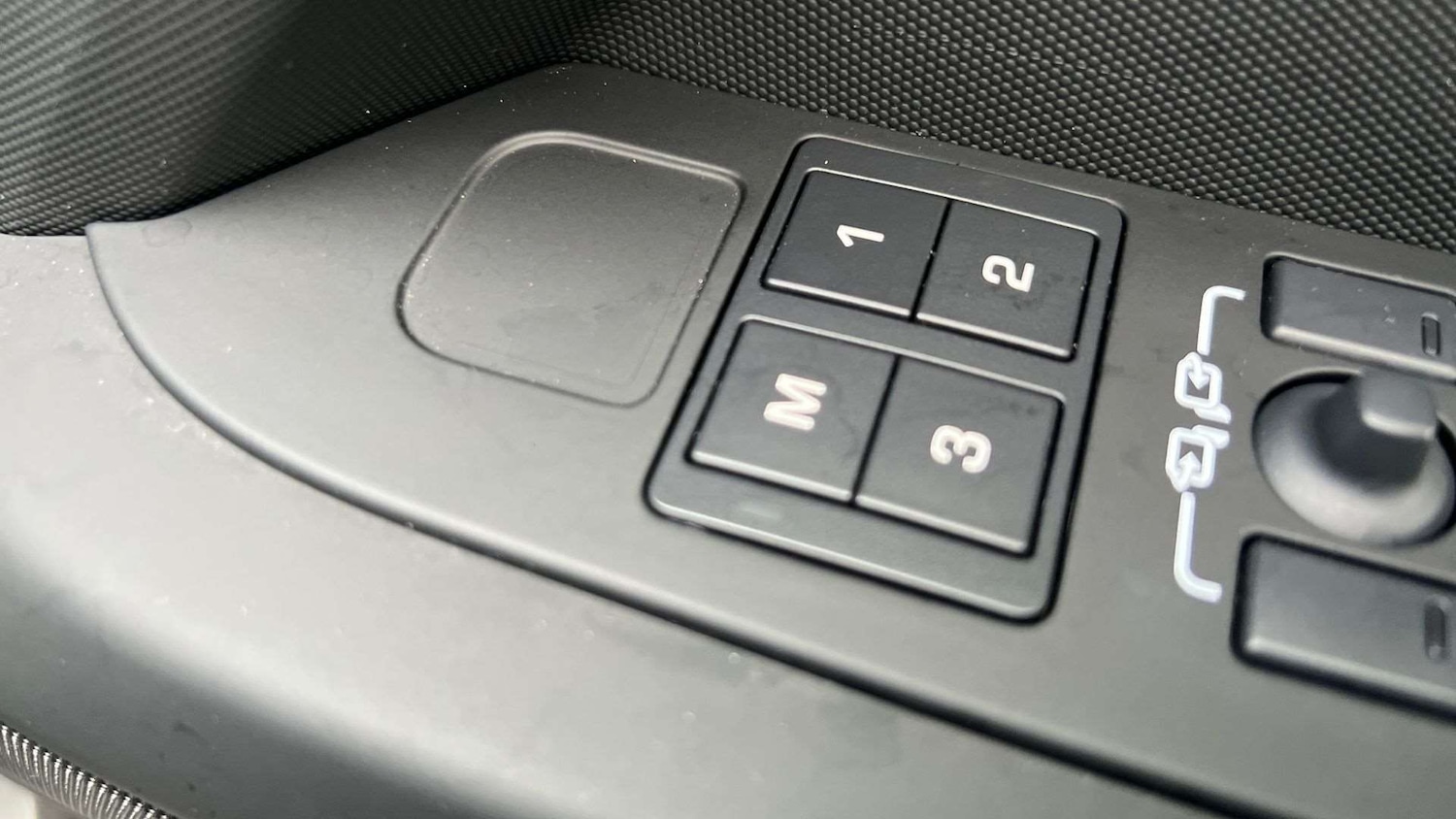 Used Land Rover Defender 2024 for sale - 78052535: Photo 25