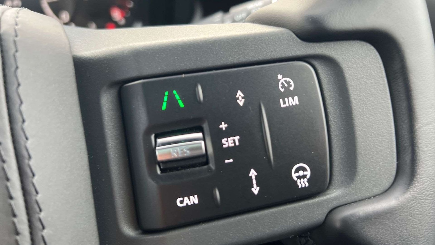 Used Land Rover Defender 2024 for sale - 78052535: Photo 32