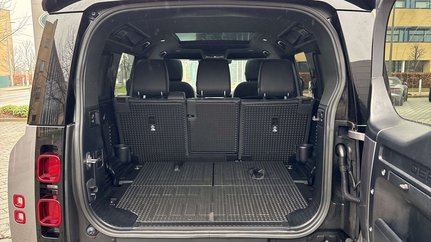 Used Land Rover Defender 2022 for sale - 77397835: Photo 10