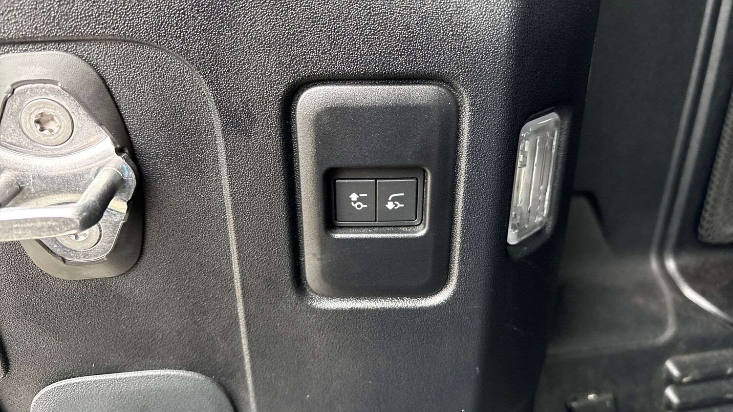 Used Land Rover Defender 2022 for sale - 77397835: Photo 27