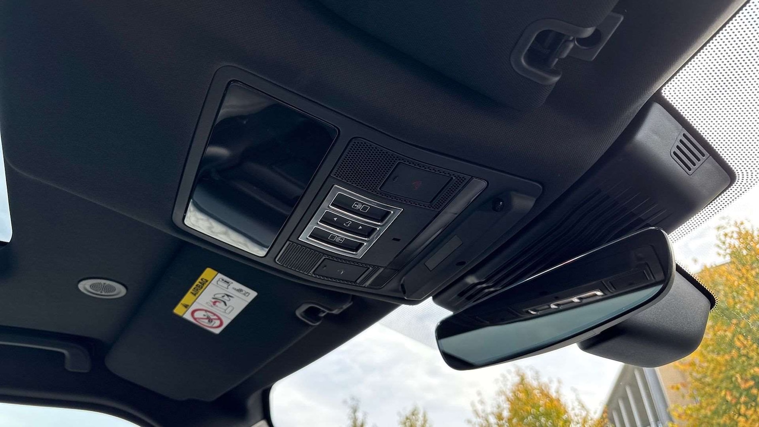 Used Land Rover Discovery 2024 for sale - 76100637: Photo 23