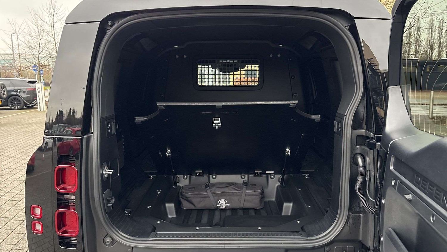 Used Land Rover Defender 110 2025 for sale - 77257183: Photo 10