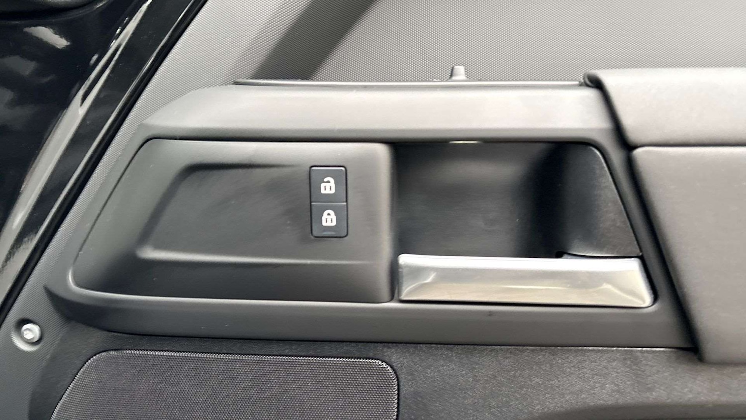 Used Land Rover Defender 110 2025 for sale - 77257183: Photo 24