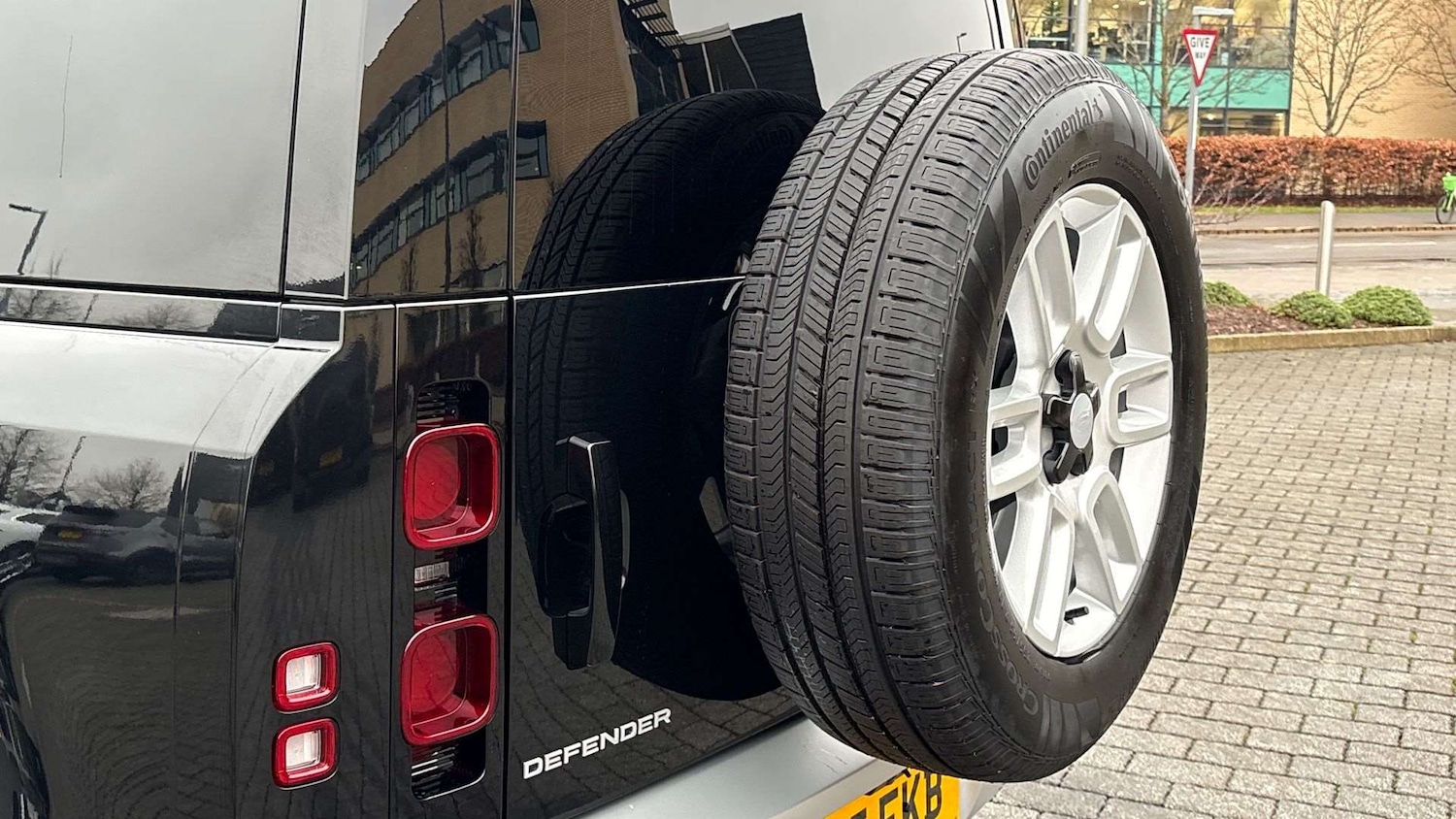 Used Land Rover Defender 110 2025 for sale - 77257183: Photo 32