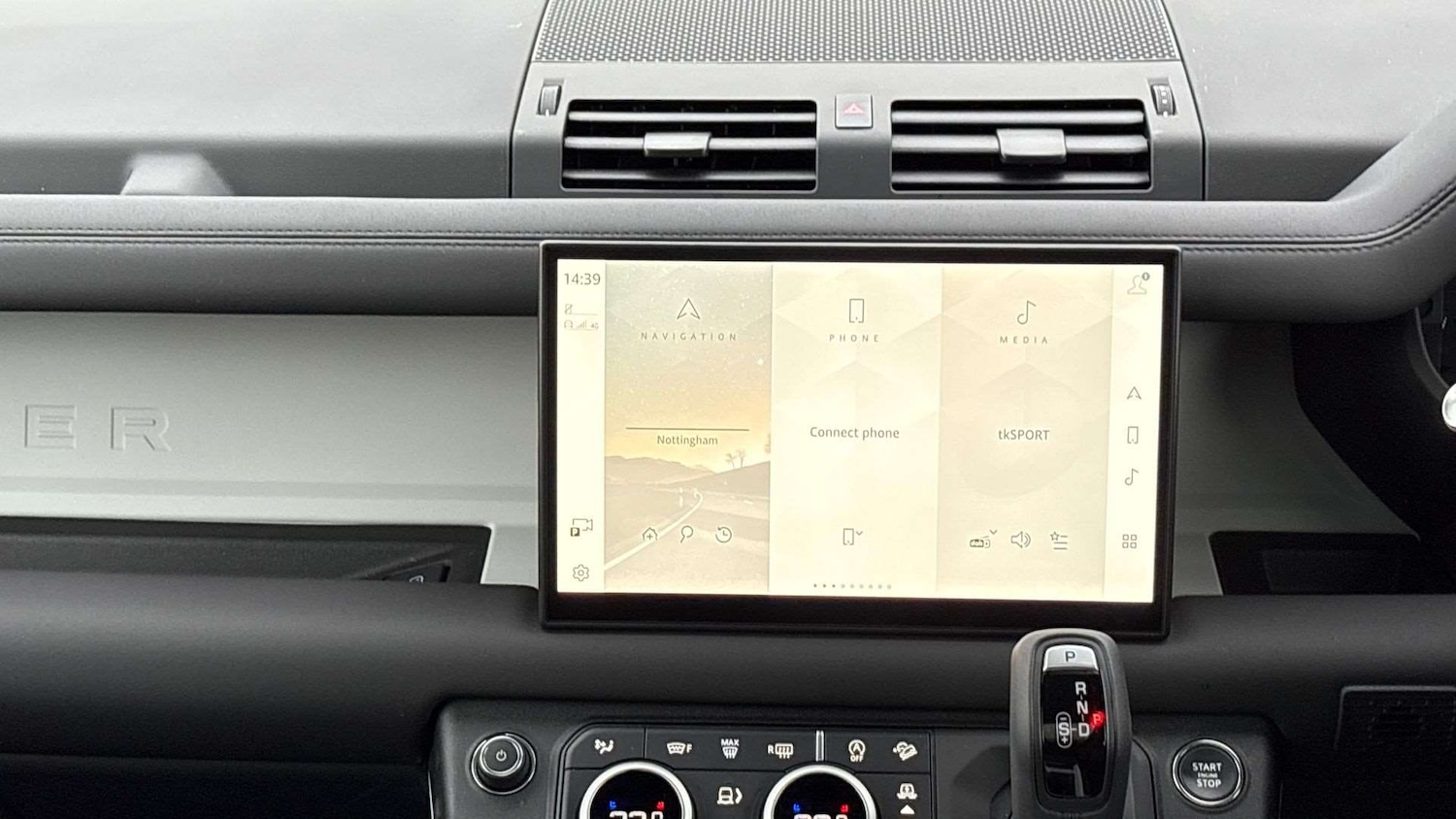 Used Land Rover Defender 2025 for sale - 76488142: Photo 14