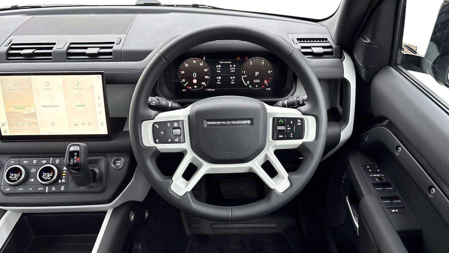 Used Land Rover Defender 2025 for sale - 76488142: Photo 15