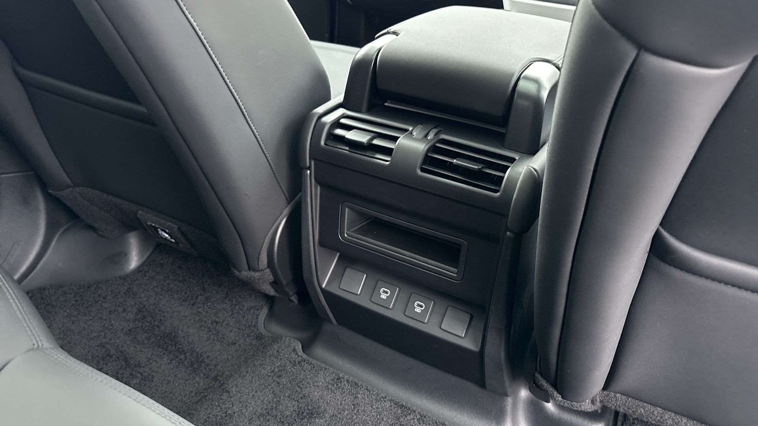 Used Land Rover Defender 2025 for sale - 76488142: Photo 18