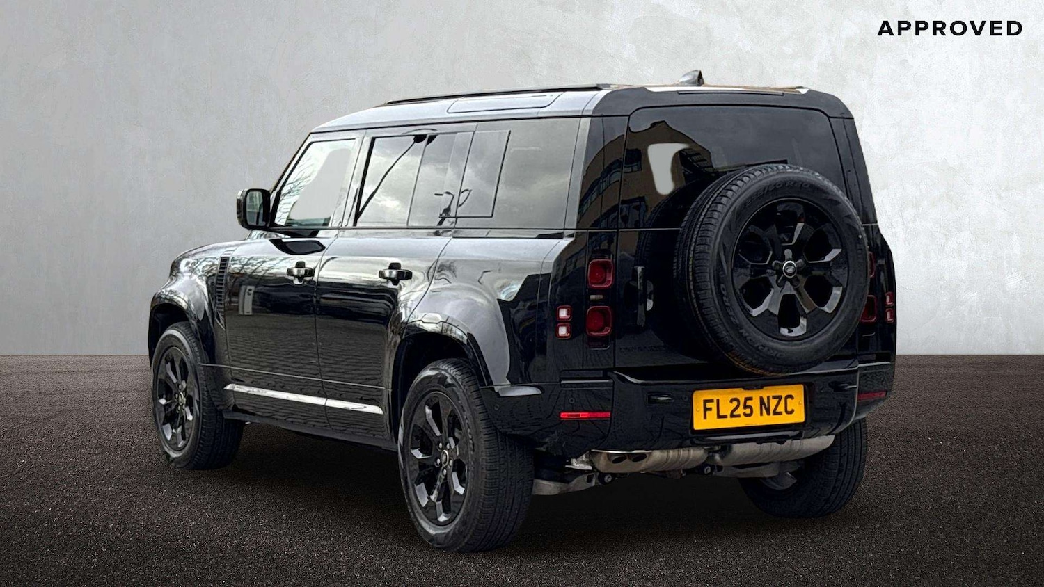 Used Land Rover Defender 2025 for sale - 76488142: Photo 2
