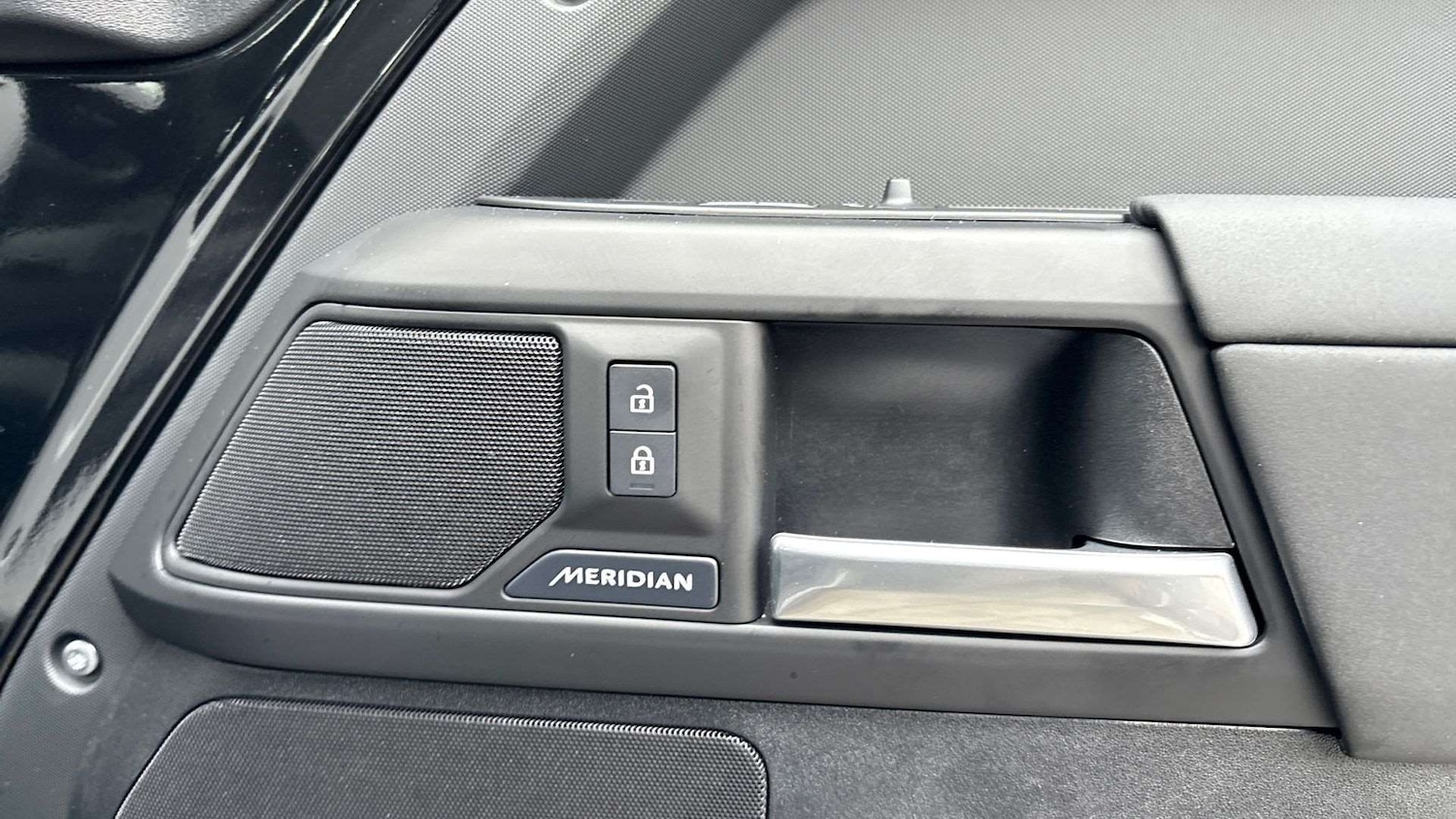 Used Land Rover Defender 2025 for sale - 76488142: Photo 24