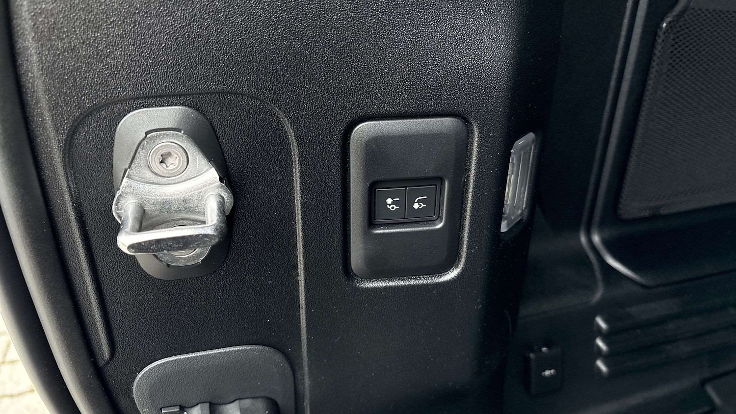 Used Land Rover Defender 2025 for sale - 76488142: Photo 35