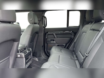 Used Land Rover Defender 2025 for sale - 76488142: Photo