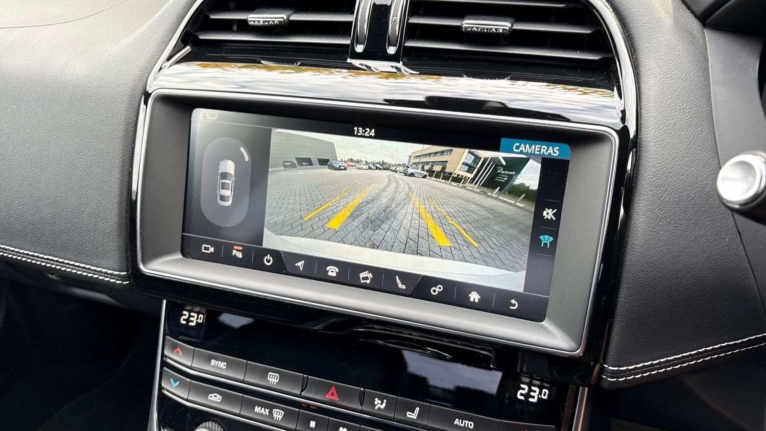 Used Jaguar XE for sale - 76100623: Photo 12