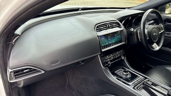 Used Jaguar XE for sale - 76100623: Photo 21