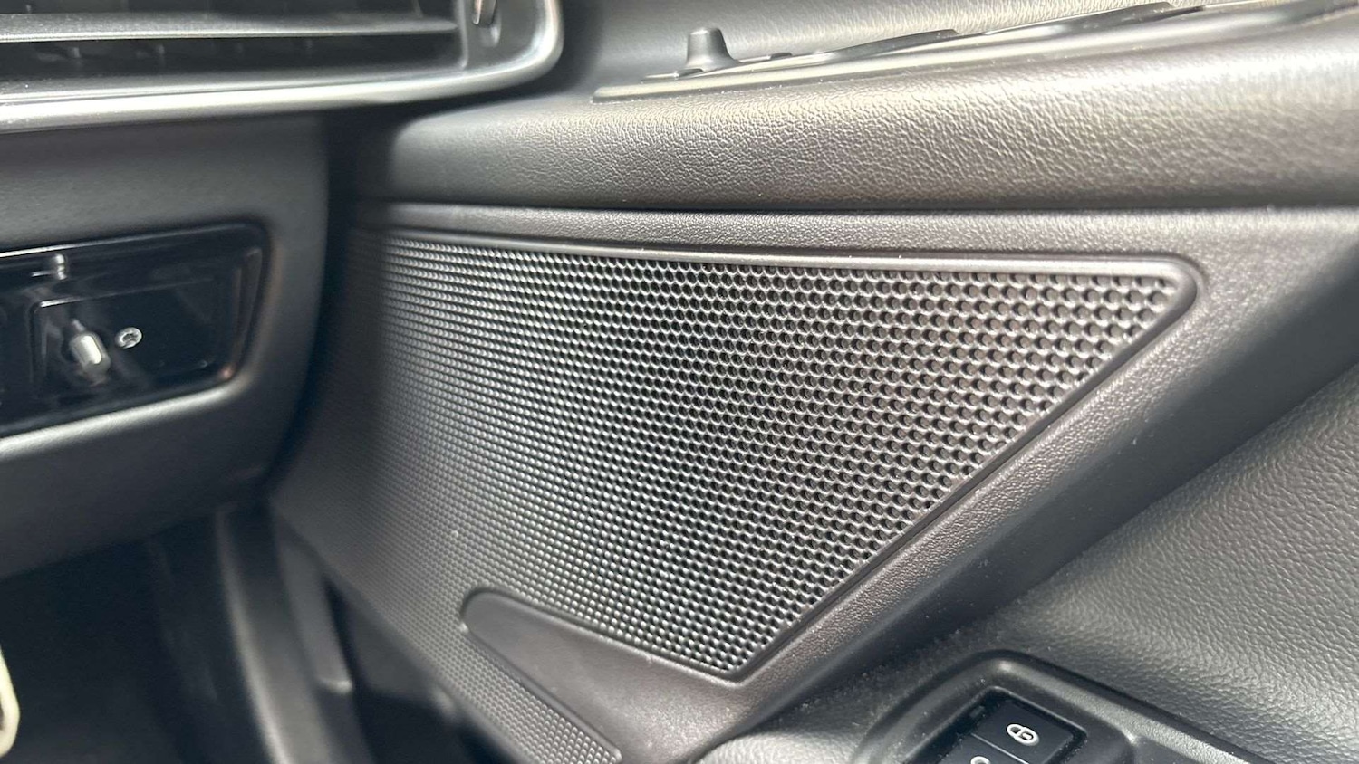 Used Jaguar XE for sale - 76100623: Photo 24