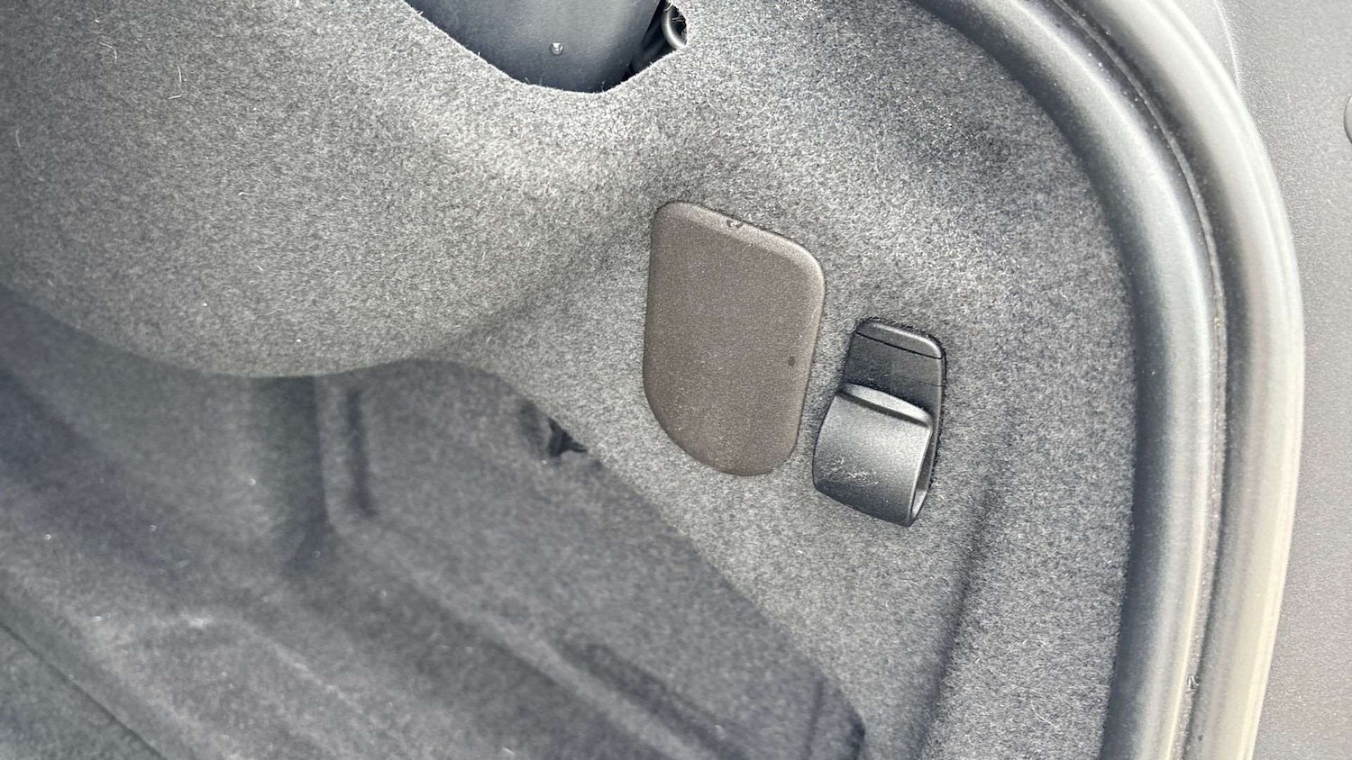 Used Jaguar XE for sale - 76100623: Photo 27