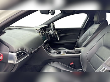 Used Jaguar XE for sale - 76100623: Photo 3