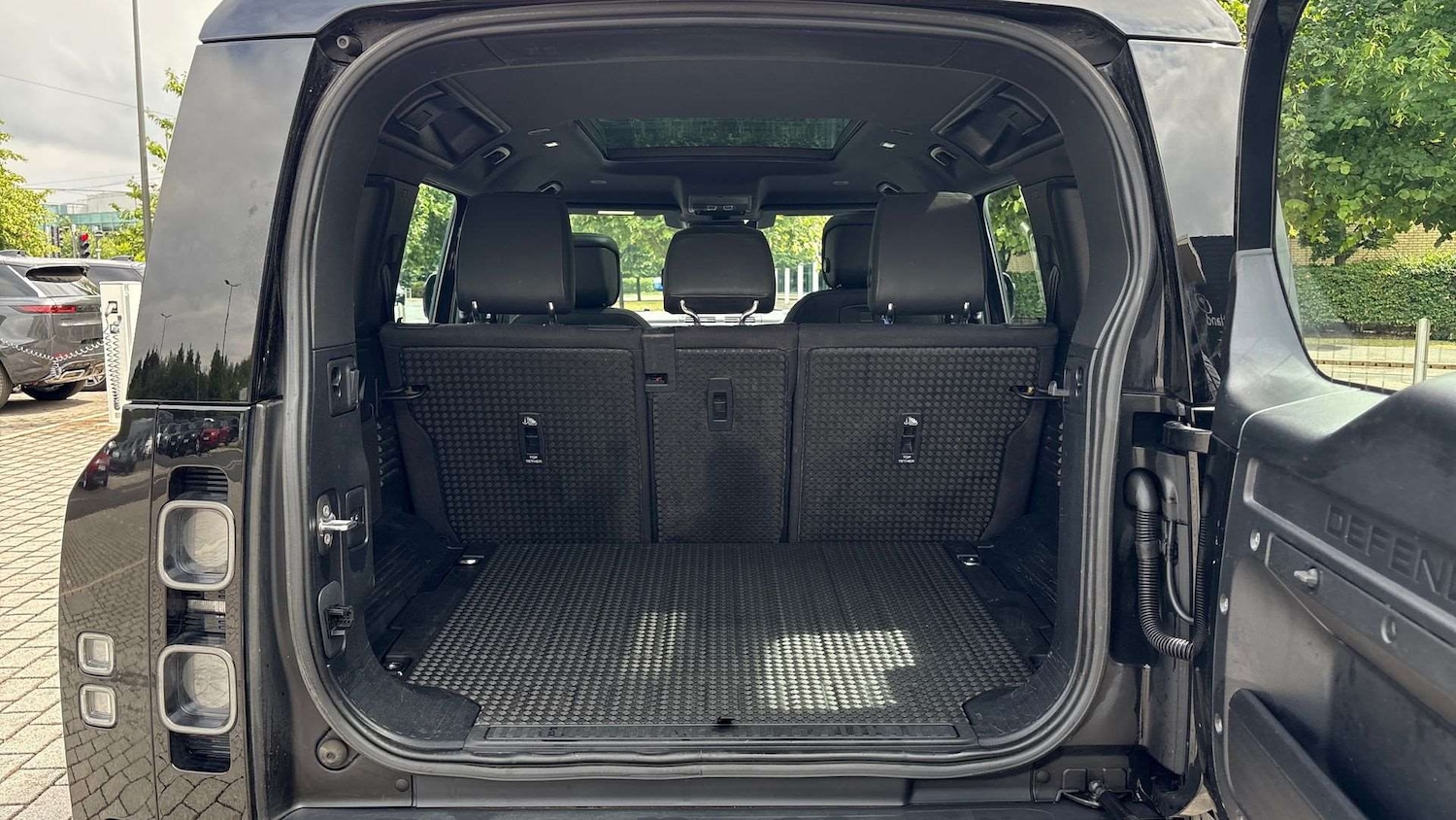 Used Land Rover Defender 2021 for sale - 75293756: Photo 10