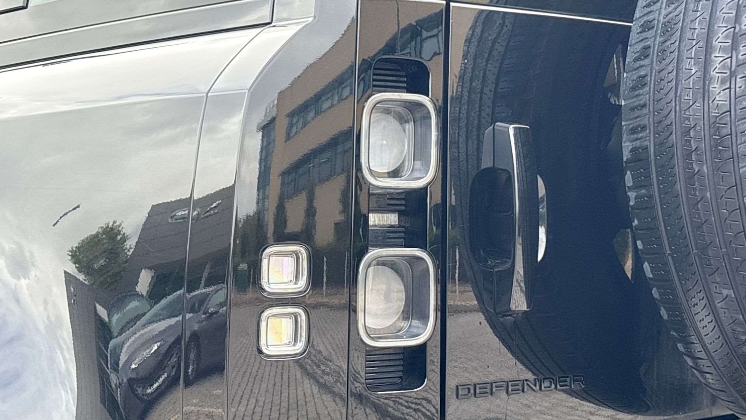 Used Land Rover Defender 2021 for sale - 75293756: Photo 19