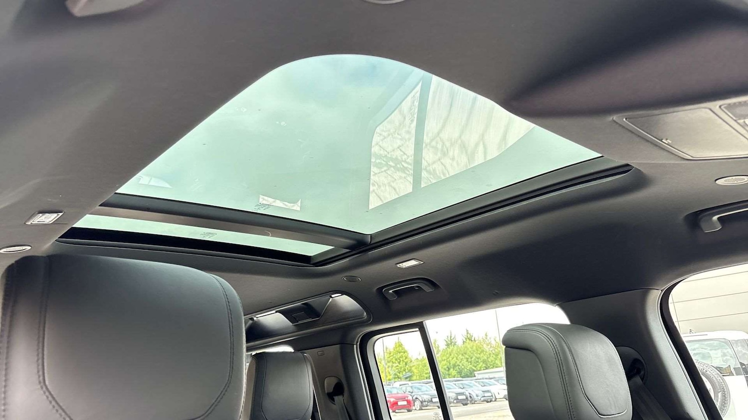 Used Land Rover Defender 2021 for sale - 75293756: Photo 21