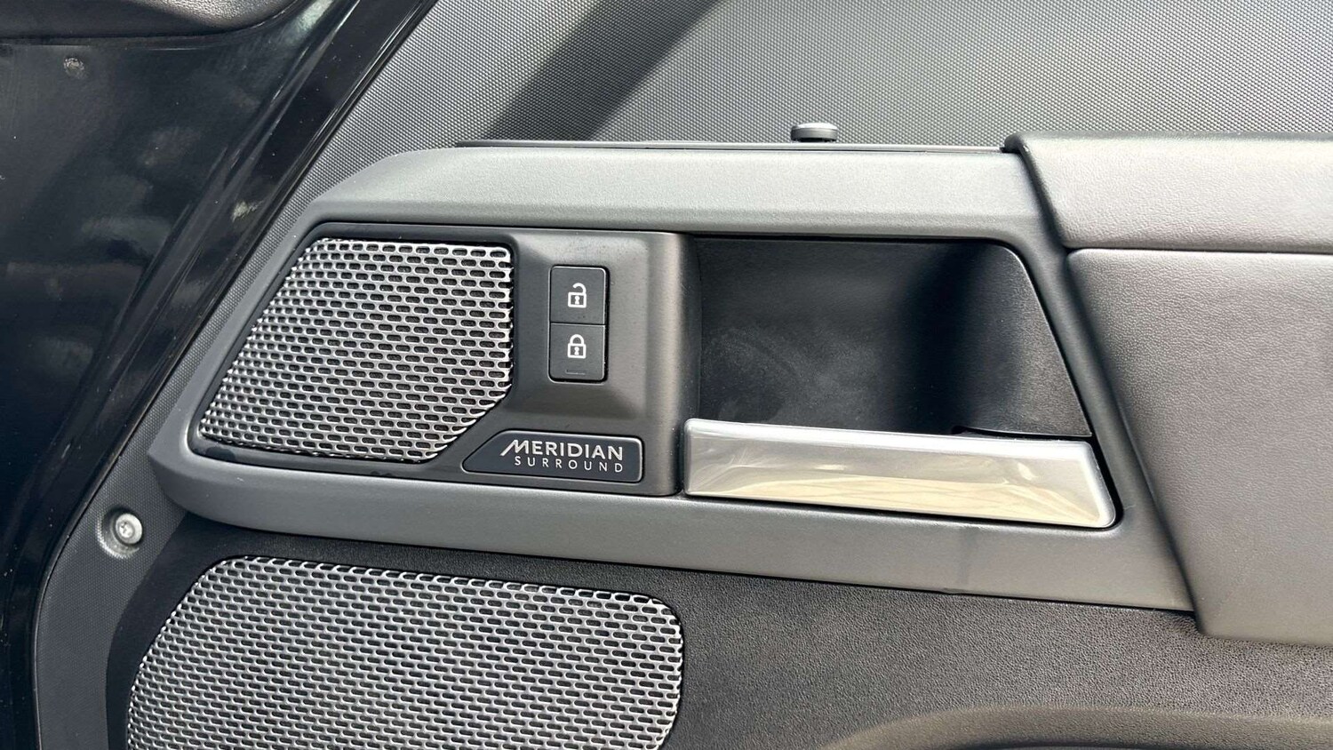 Used Land Rover Defender 2021 for sale - 75293756: Photo 24