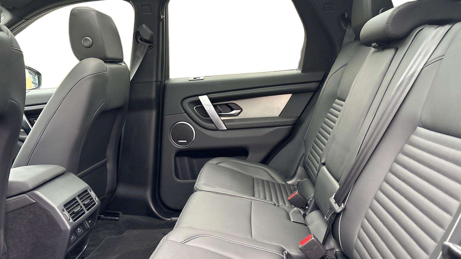 Used Land Rover Discovery Sport 2025 for sale - 76488172: Photo 4