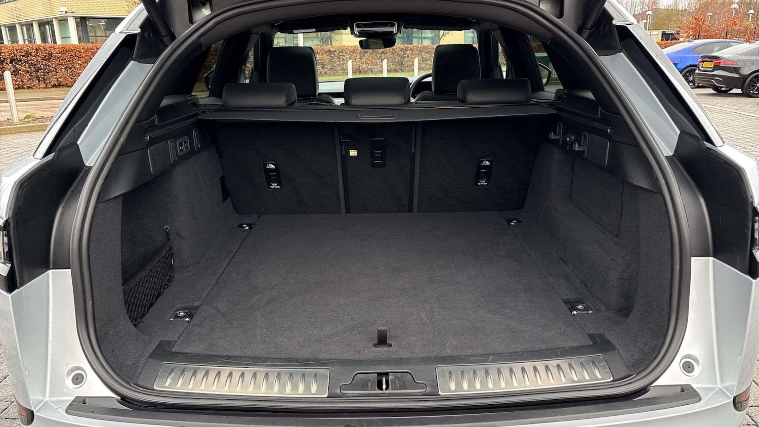 Used Land Rover Range Rover Velar 2024 for sale - 76889831: Photo 10