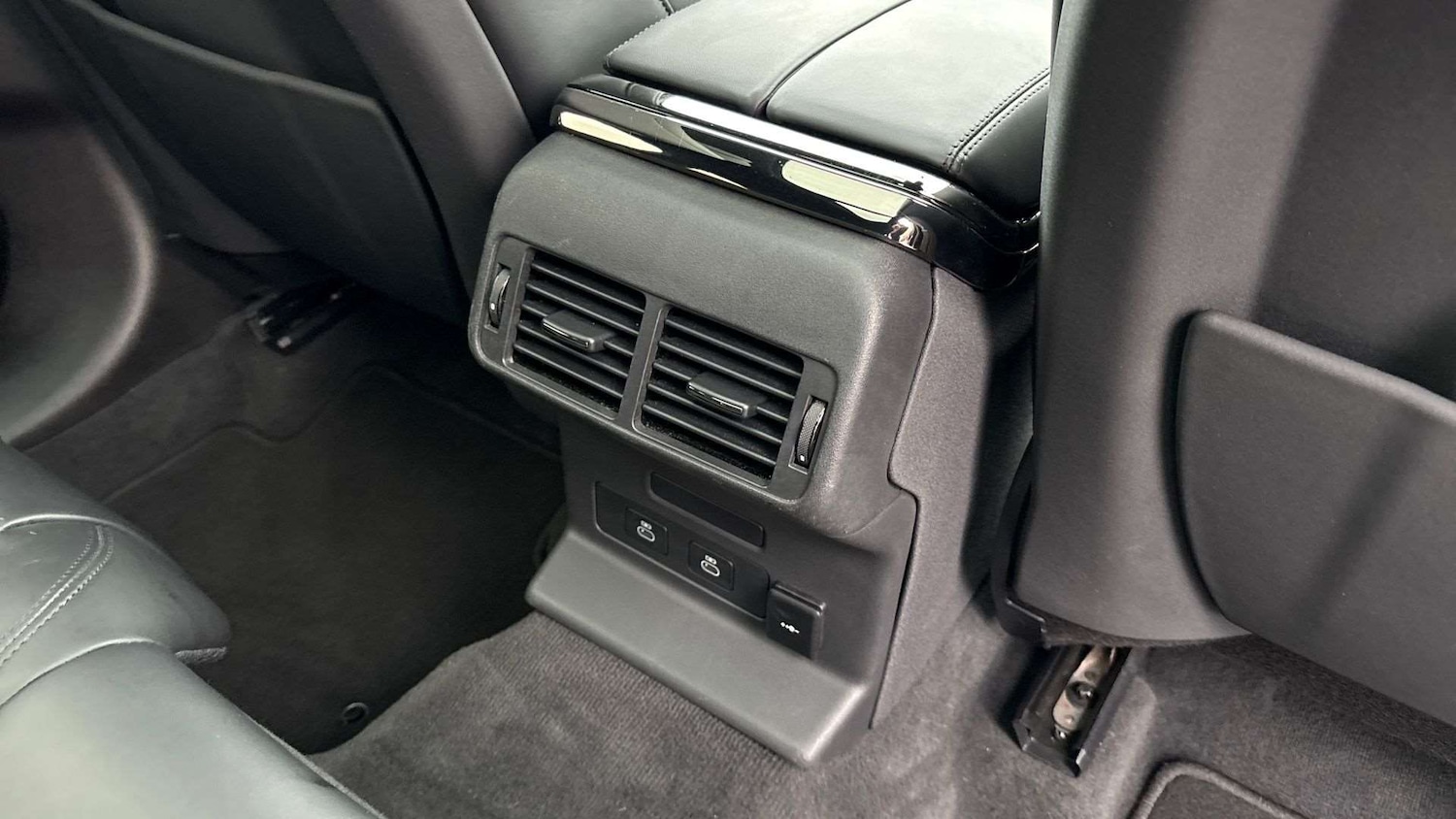 Used Land Rover Range Rover Velar 2024 for sale - 76889831: Photo 18