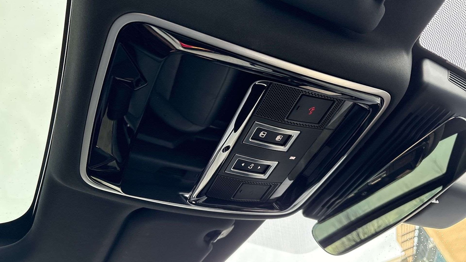 Used Land Rover Range Rover Velar 2024 for sale - 76889831: Photo 23