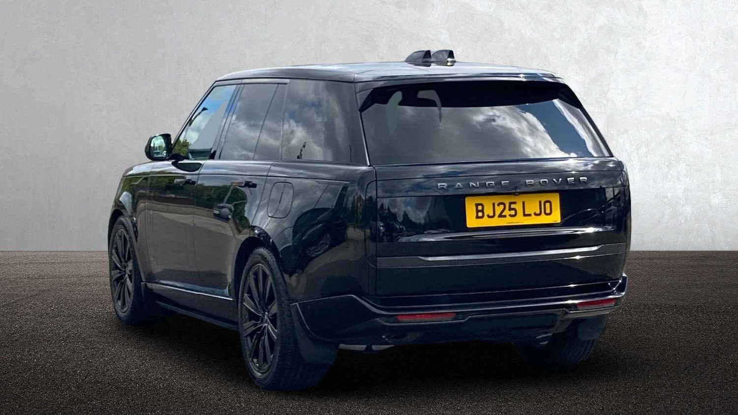 Used Land Rover Range Rover 2025 for sale - 77032223: Photo 2