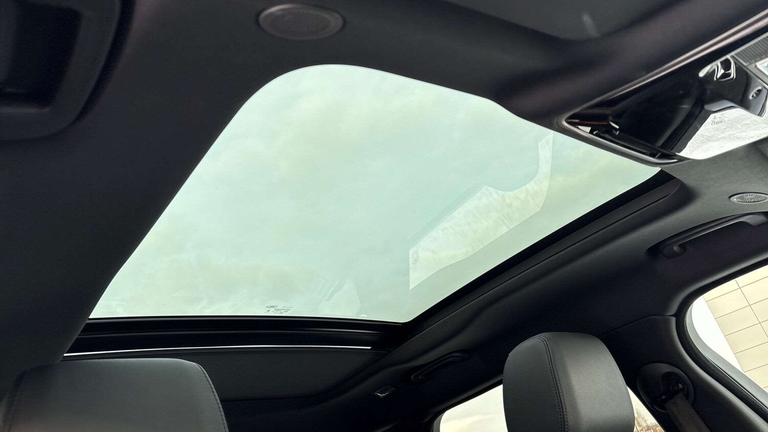 Used Land Rover Range Rover Velar 2025 for sale - 76488109: Photo 21