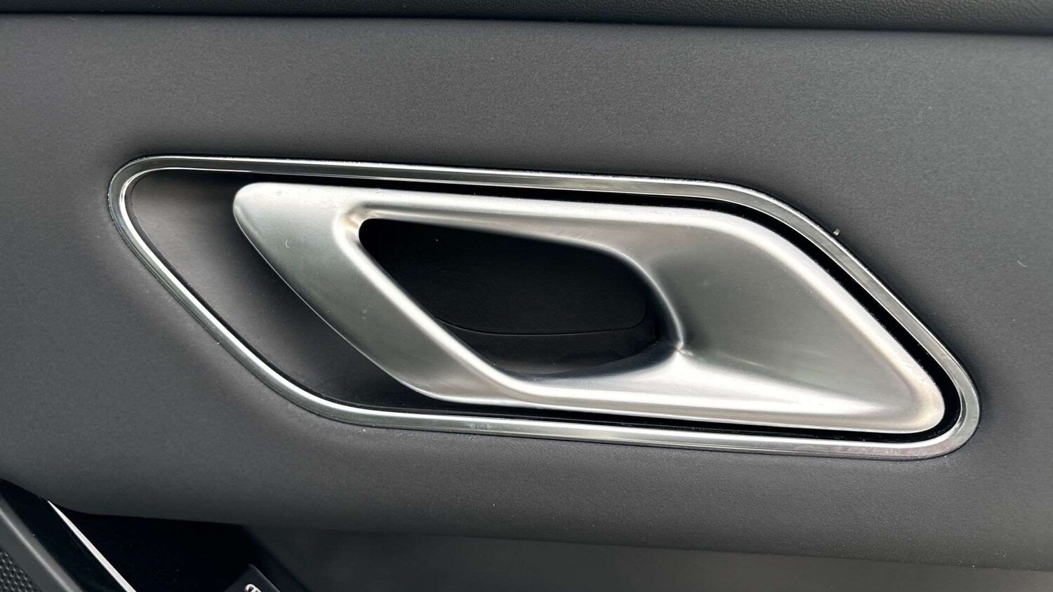 Used Land Rover Range Rover Velar 2025 for sale - 76488109: Photo 35