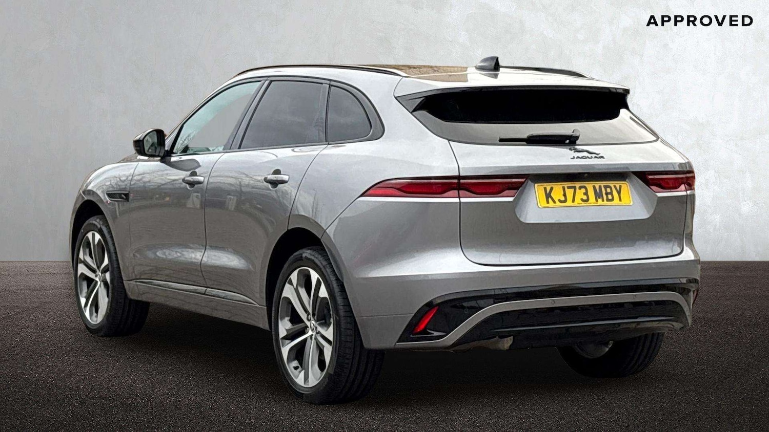 Used Jaguar F-Pace 2024 for sale - 76732254: Photo 2