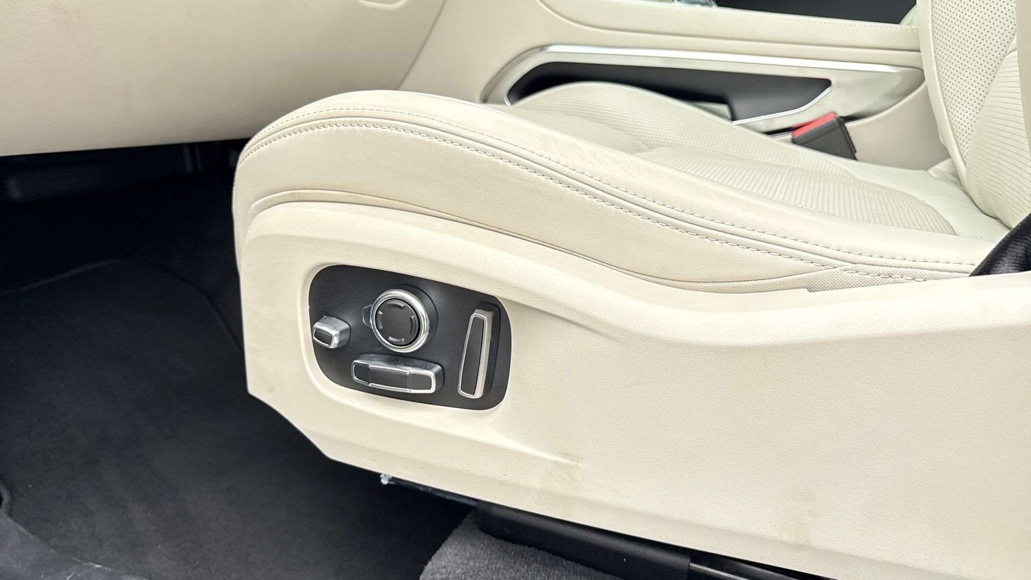 Used Jaguar F-Pace 2024 for sale - 76732254: Photo 35