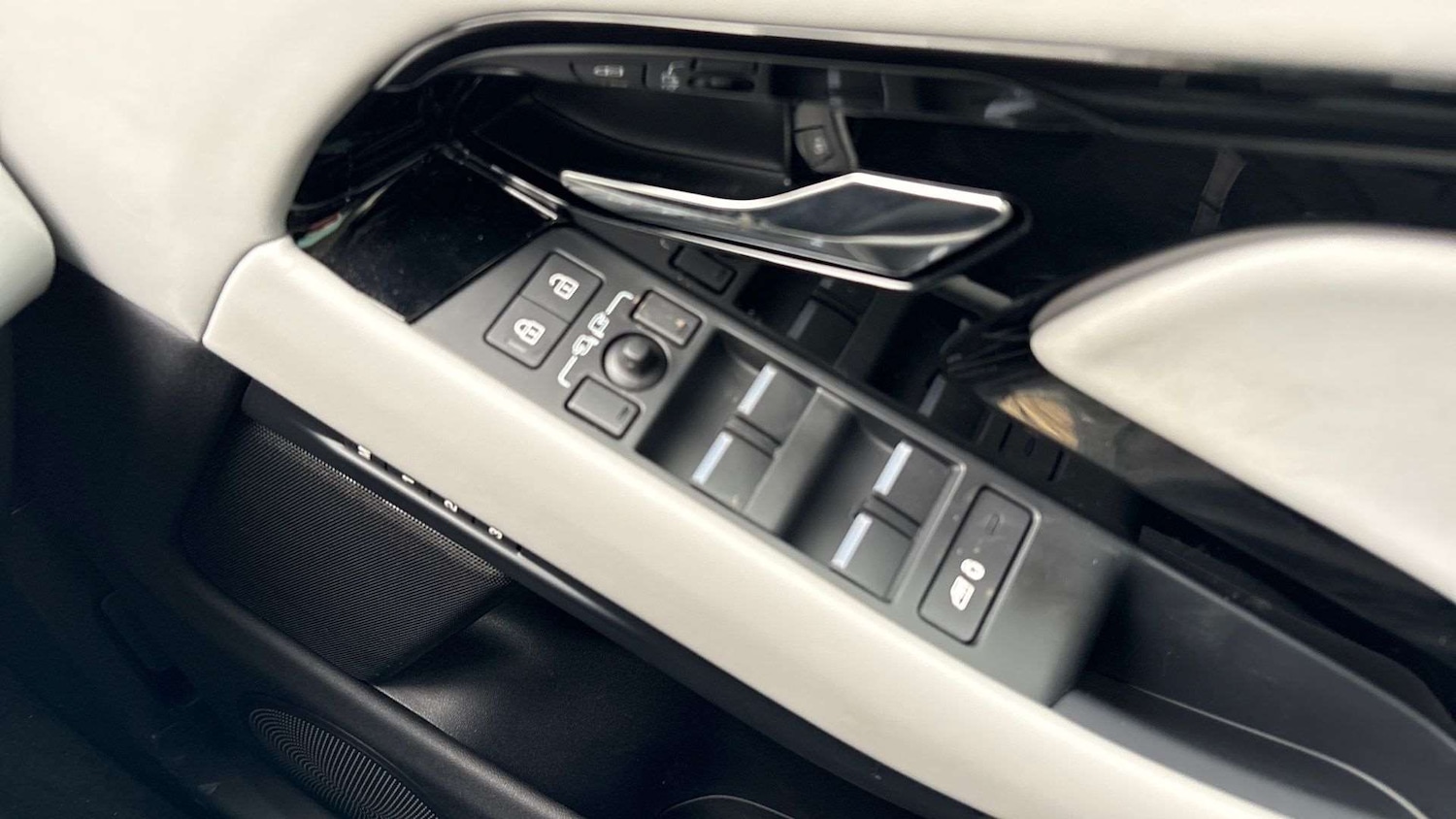 Used Land Rover Range Rover Evoque 2024 for sale - 77472652: Photo 25