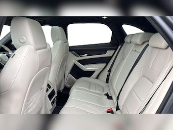 Used Jaguar F-Pace 2024 for sale - 77514388: Photo