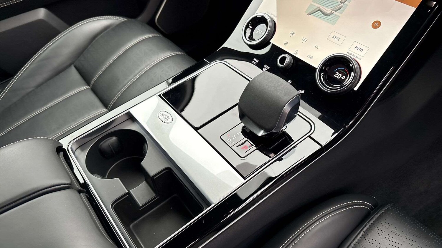 Used Land Rover Range Rover Velar 2021 for sale - 76170013: Photo 13