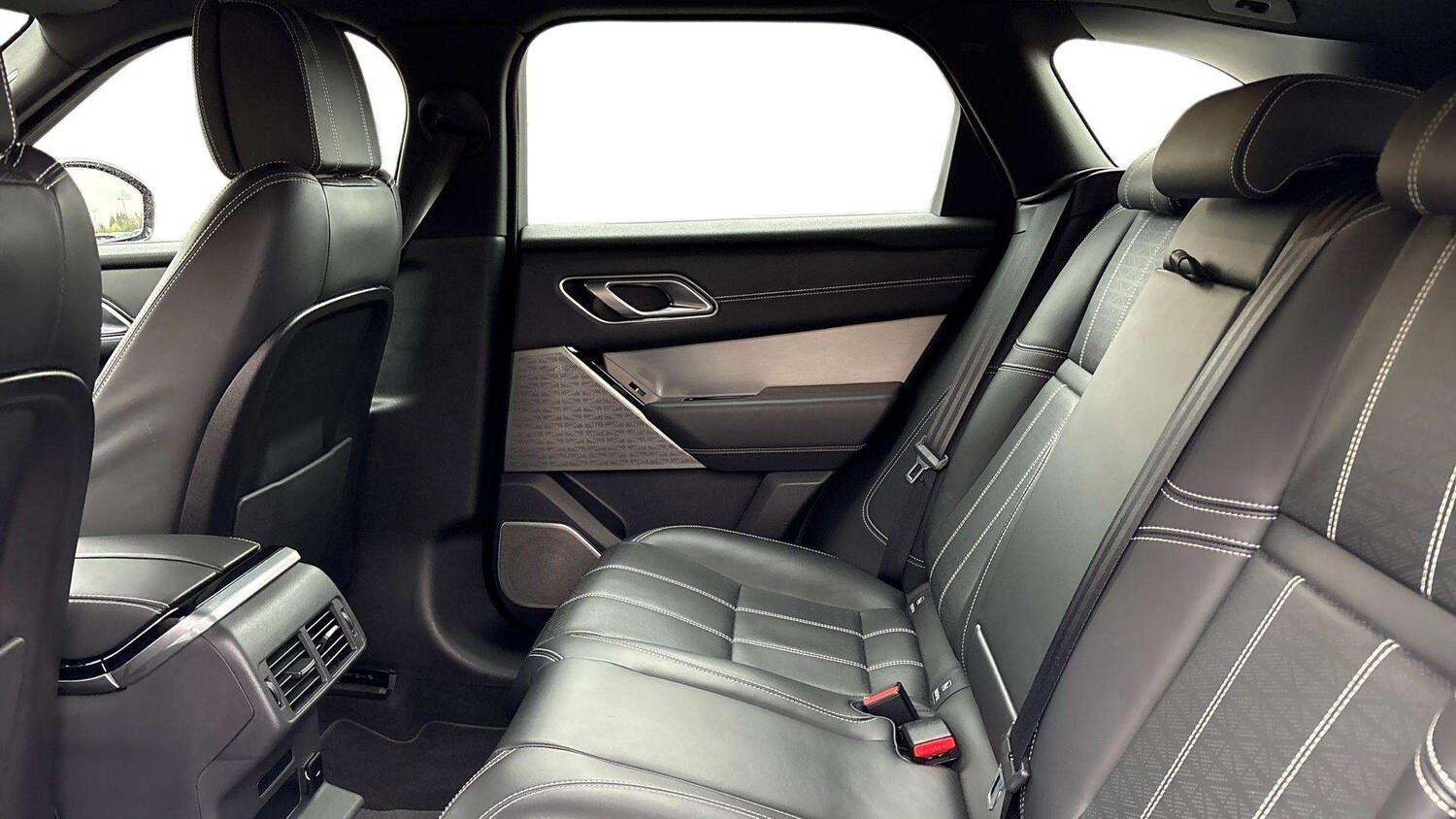 Used Land Rover Range Rover Velar 2021 for sale - 76170013: Photo 4