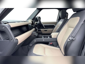 Used Land Rover Defender 2022 for sale - 78104792: Photo