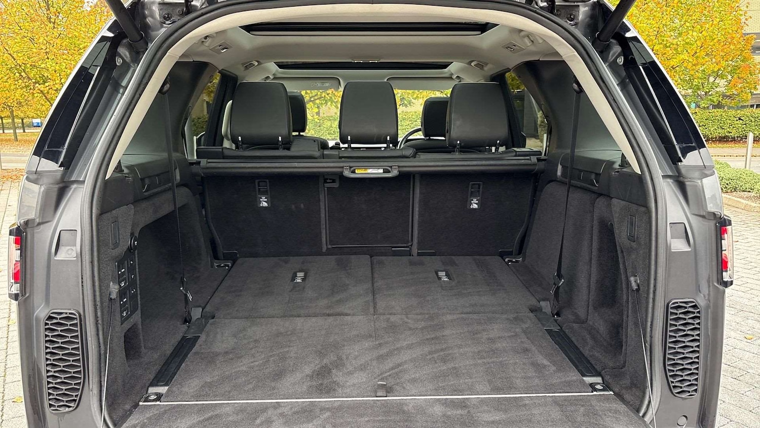 Used Land Rover Discovery 2018 for sale - 76351691: Photo 10