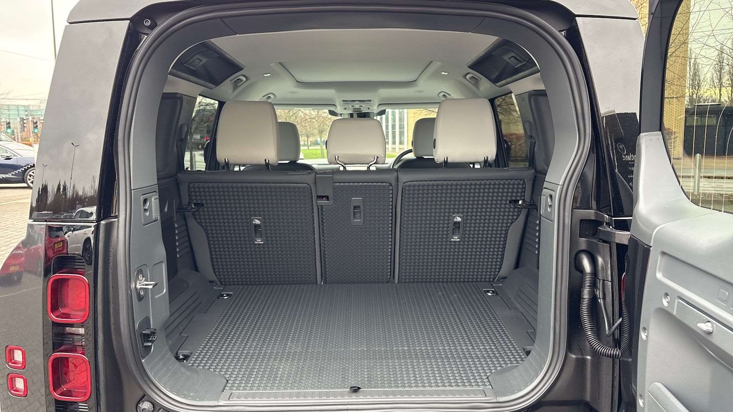 Used Land Rover Defender 2025 for sale - 77347896: Photo 10