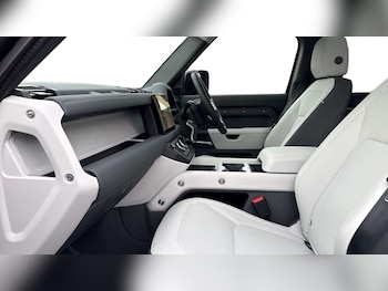Used Land Rover Defender 2025 for sale - 77347896: Photo
