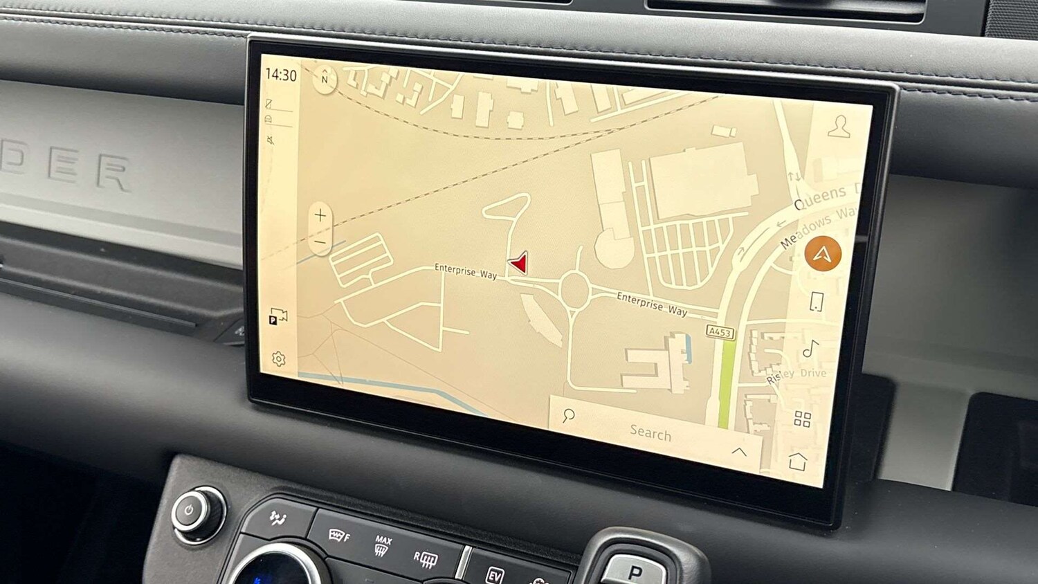 Used Land Rover Defender 2023 for sale - 76421113: Photo 11