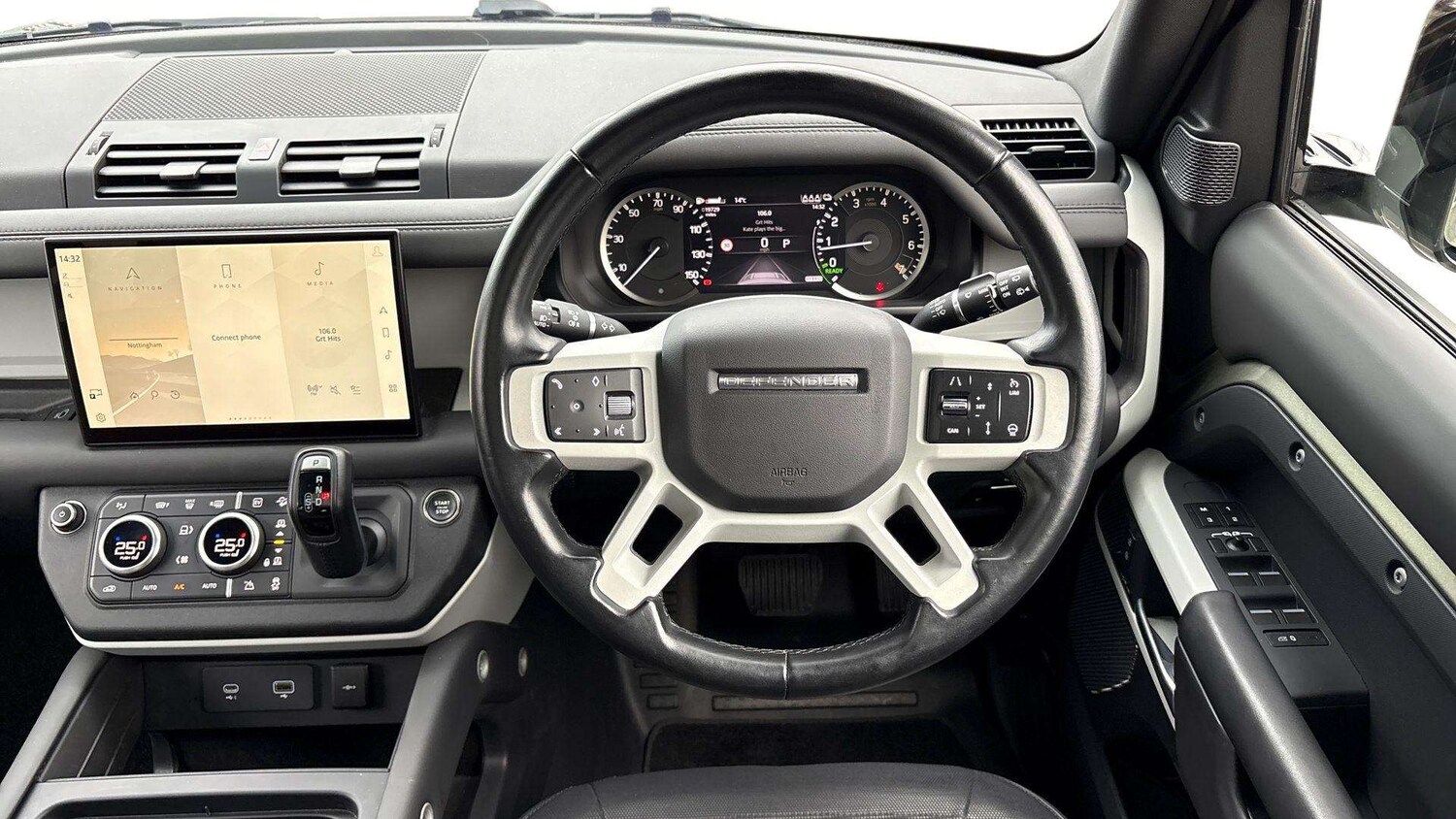 Used Land Rover Defender 2023 for sale - 76421113: Photo 15