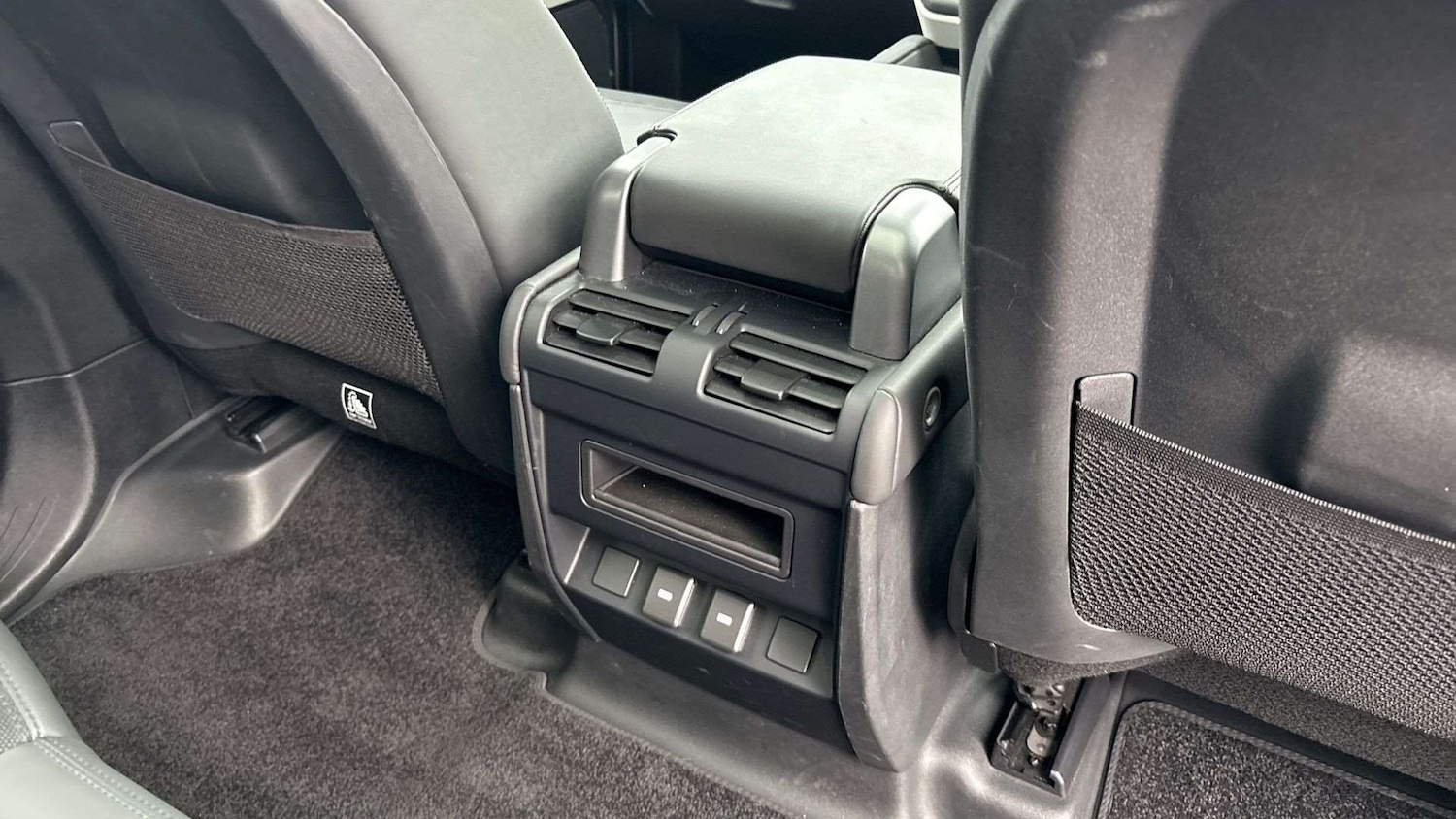 Used Land Rover Defender 2023 for sale - 76421113: Photo 18